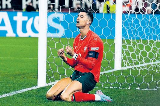 Ronaldo scores as Portugal sink Germany