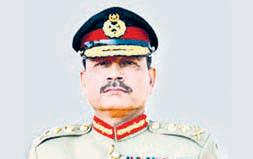 Munir visits forward positions along LoC