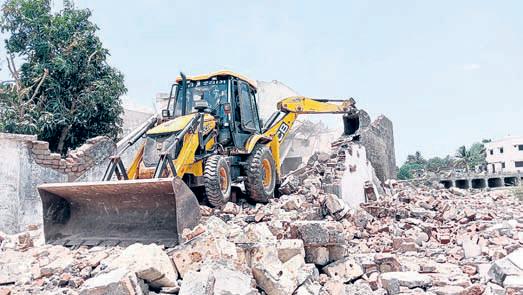 4 mazars demolished in UP's Katarniaghat forest