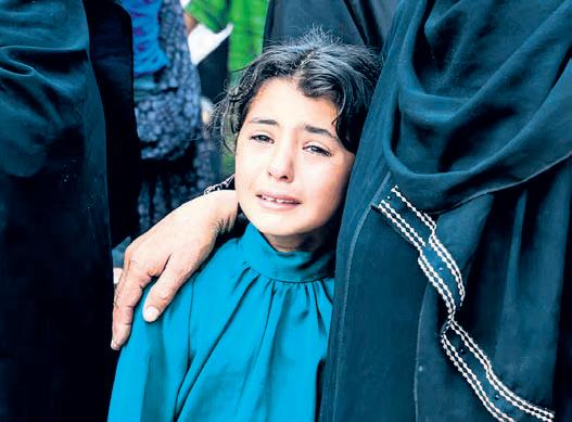 Israeli tanks kill 59 trying to get aid in Gaza