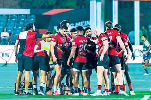 Bulls' unbeaten run continues; Redz see first win
