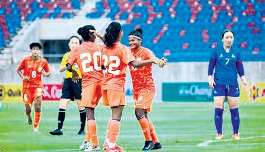 Xaxa nets 5 as India destroy Mongolia