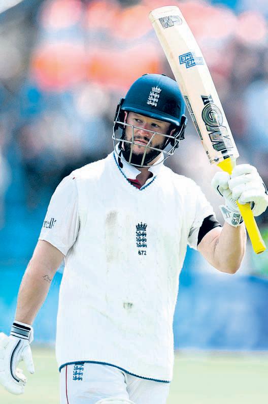 Duckett powers win for England