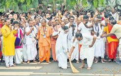 CM Mamata inaugurates 1st Rath Yatra from new Digha Jagannath temple