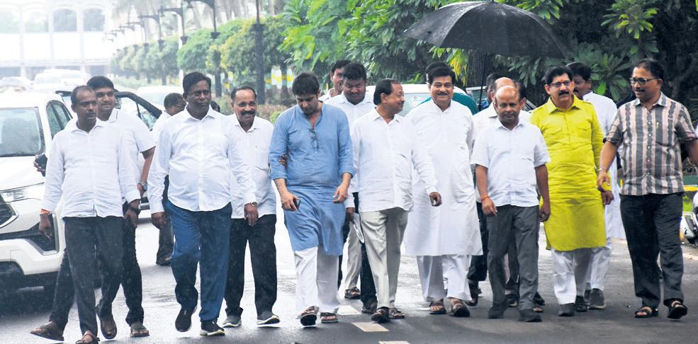 Puri stampede: BJD seeks judicial probe