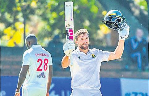 Mulder declares 33 runs short of Lara’s 400-feat