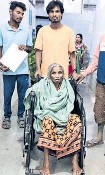 Swept away by stream, elderly woman clings to tree for 26 hours
