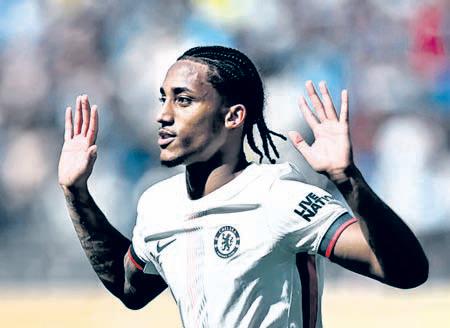 João Pedro doesn't celebrate goals for Chelsea