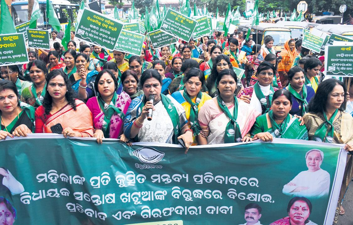 BJD women hit streets, demand Khatua’s arrest