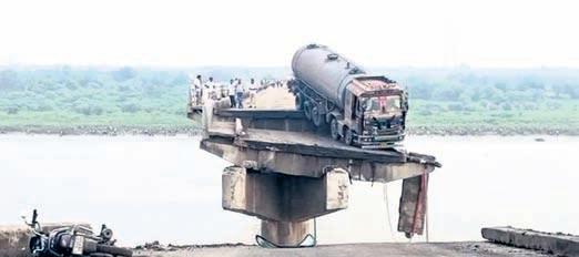 Gujarat shuts 5 'dangerous' bridges on Narmada canals