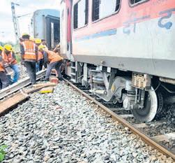 Mahima-Gosain Exp derails near Sambalpur