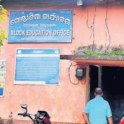 Teacher suspended for molesting girl students