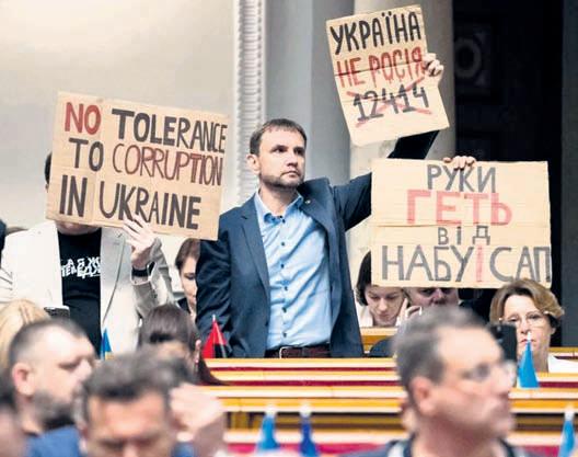 Ukraine restores independence of anti-graft bodies