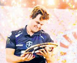 Carlsen claims first Esports WC trophy