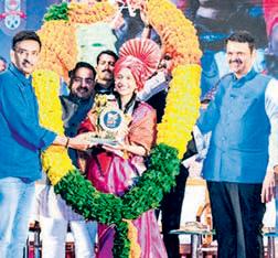 World chess champion Divya receives ₹3cr prize money