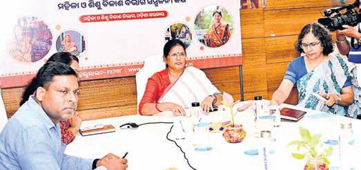 PARIDA INTERACTS WITH SUBHADRA BENEFICIARIES