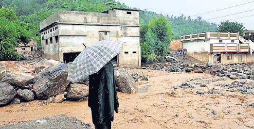 Pakistan monsoon death toll hits 657