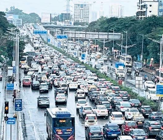Pvt vehicles choke Mumbai’s roads