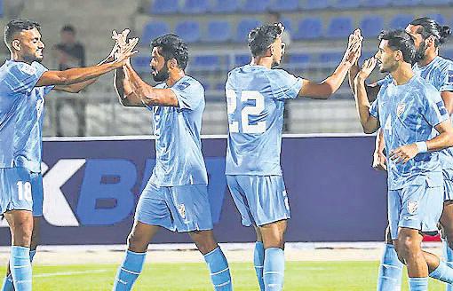 Jamil tastes first defeat