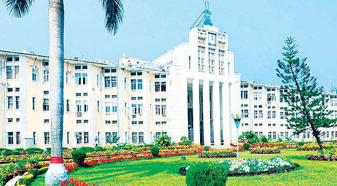 Scrutinise unauthorised state HQ visit by officers