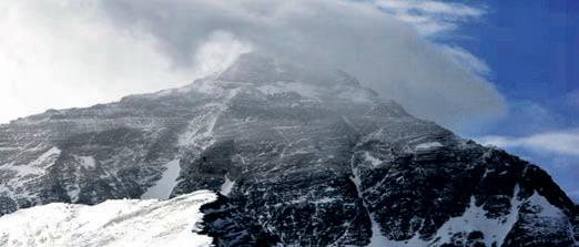 Almost 1K trapped on Tibetan side of Mt Everest by blizzard