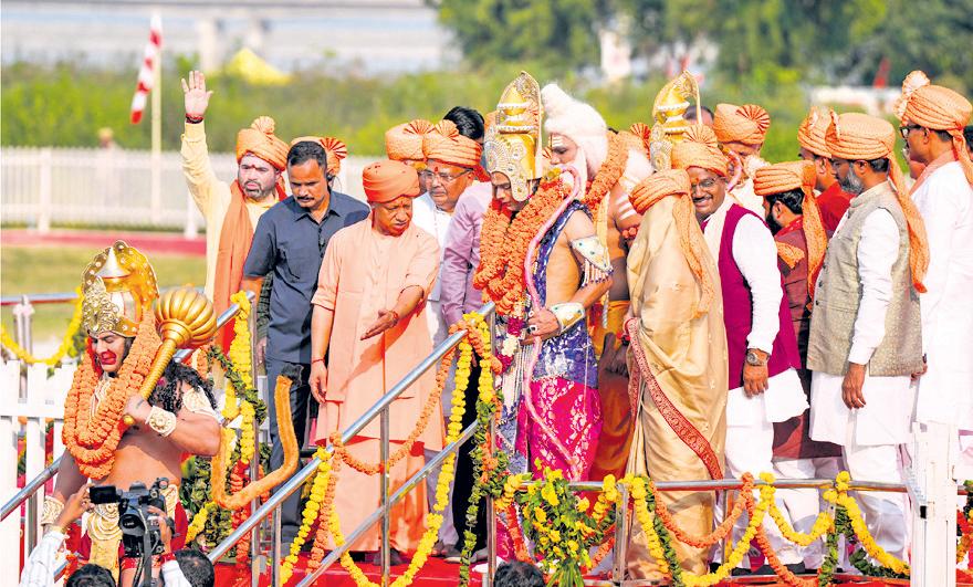 Yogi hits out at Oppn after opening Deepotsav