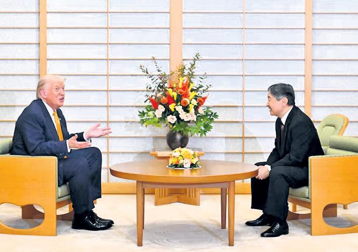 Trump gets royal welcome in Japan