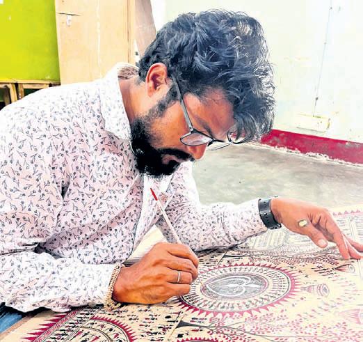 Dinabandhu’s brush with tribal art leads to glory
