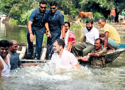 Rahul jumps into muddy pond, interacts with fishermen