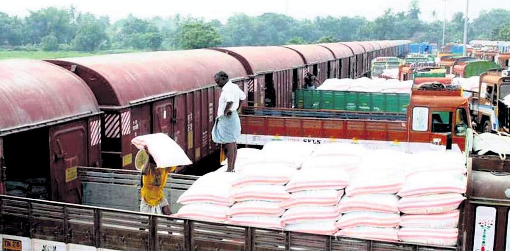 Railways sets new cargo feat