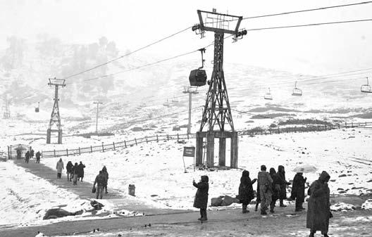 Hopes pinned on snowfall to revive J&K's tourism: CM