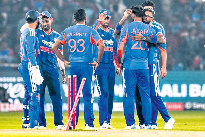 Pandya, bowlers light up Barabati