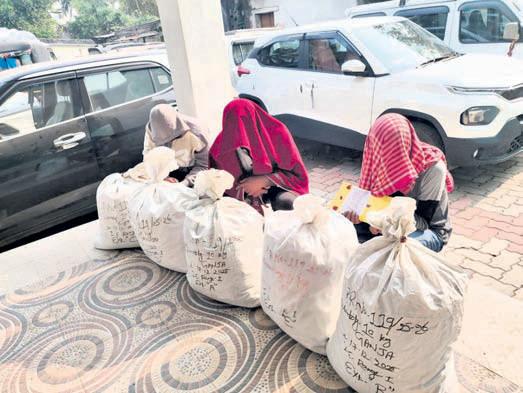 Excise seizes contraband worth ₹21 lakh; 3 arrested