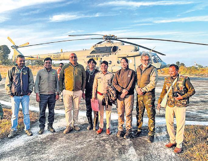 IAF MI-17 airlifts tigress from Pench to Ramgarh Vishdhari