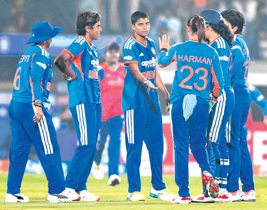 Eves look to seal series