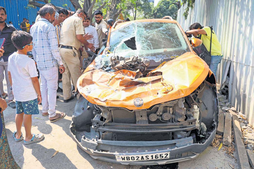 Mumbai metro pillar partially collapses; 1 dead, three hurt