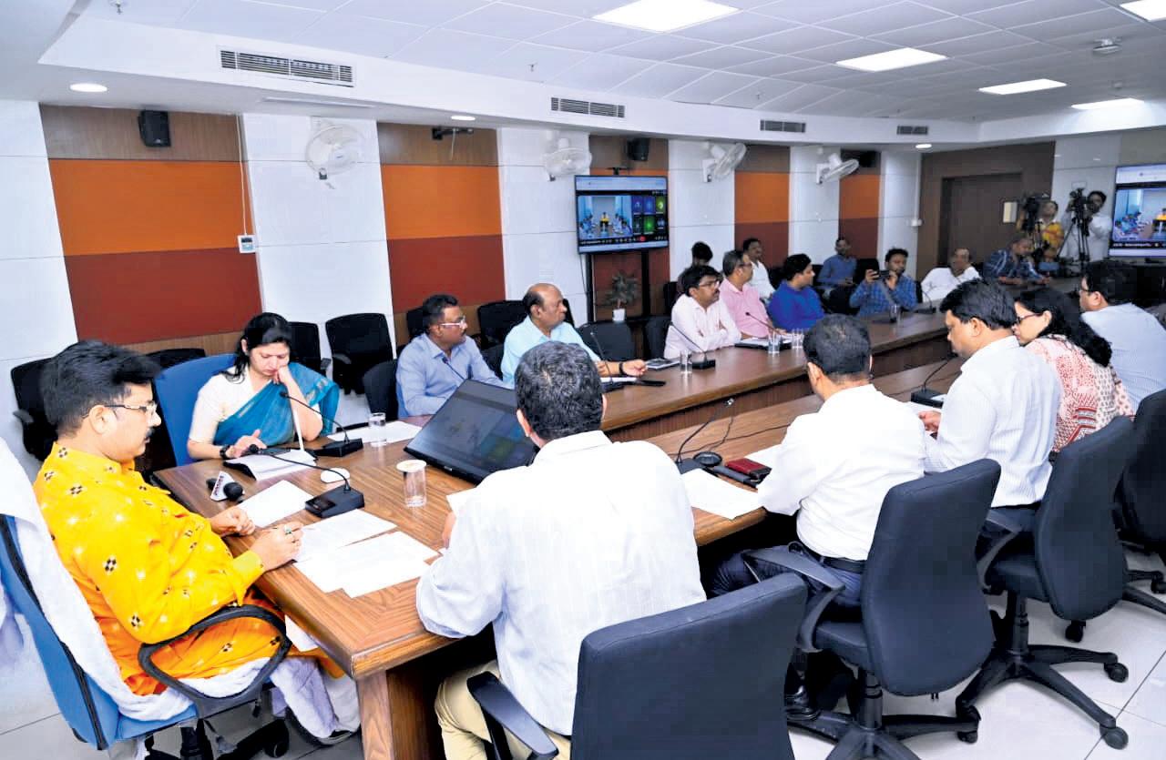 H&UD Min seeks strict SOP compliance