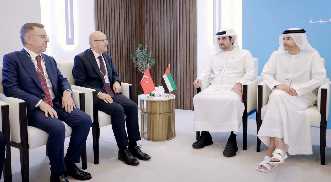 مكتوم بن محمد يلتقي وزير الخزانة والمالية التركي ويبحث معه سبل تعزيز التعاون الاقتصادي والاستثماري