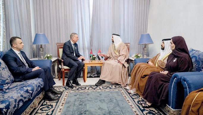 سيف بن زايد يبحث مع عددٍ من نظرائه تعزيز الأمن والاستقرار