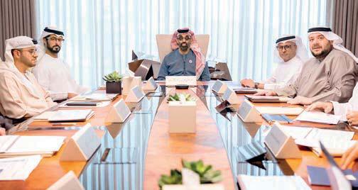 طحنون بن زايد يشيد بمساهمات «القابضة» في بناء منصات أعمال عالمية