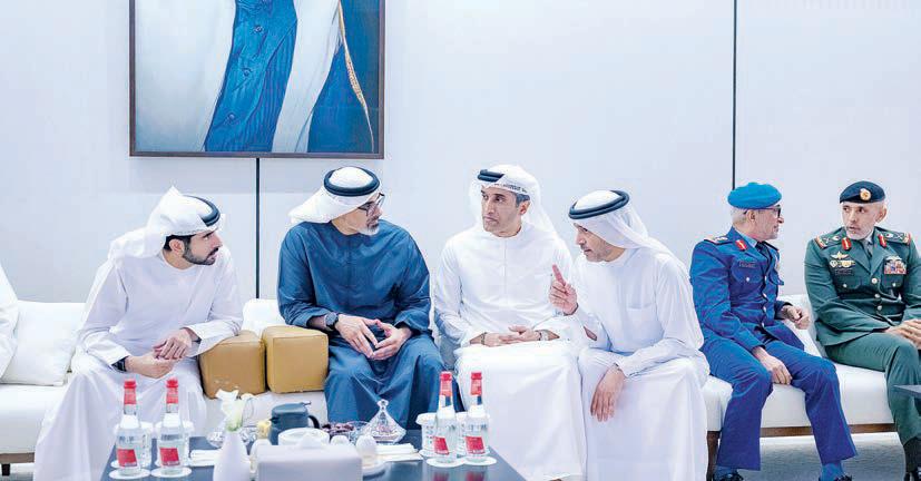 خالد بن محمد بن زايد وحمدان بن محمد يستعرضان مسيرة التنمية الشاملة في الدولة