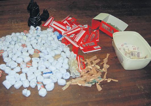 DUISENDE DRUG DENS IS 'N KOPSEER