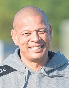 'Afrika-coach' Weir dien nou sy eie gemeenskap