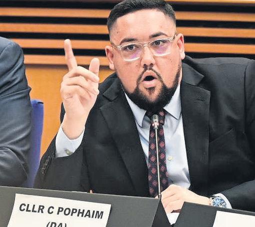ADAMS HOOR SY KOP IS WEL GEËIS