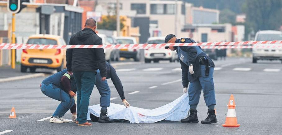 TWEE MANS BINNE 24 UUR AFGEMAAI