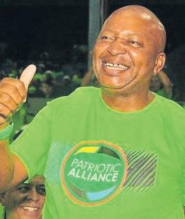 Liam vat nou Kenny se plek