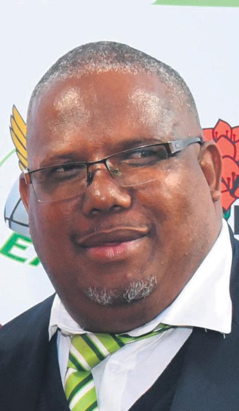 SWD-refs wil strike, Boland stel regsfirma aan