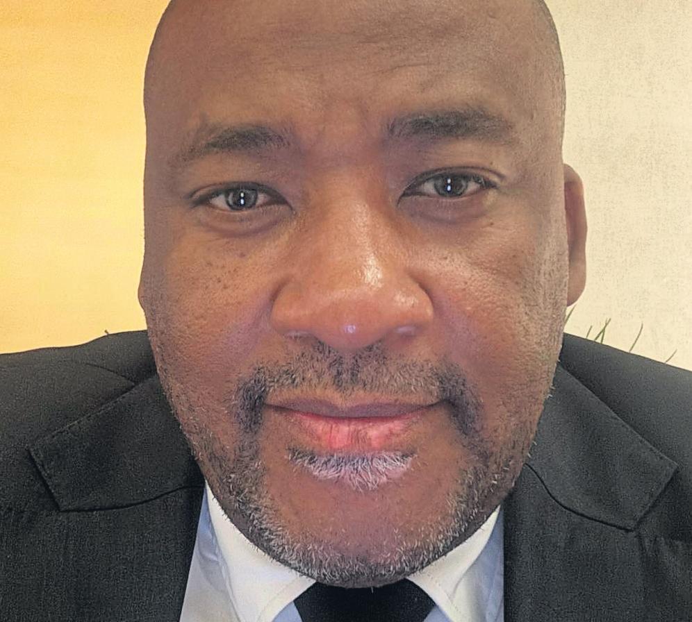OOM BIZA STAAN NOG OP SY DING