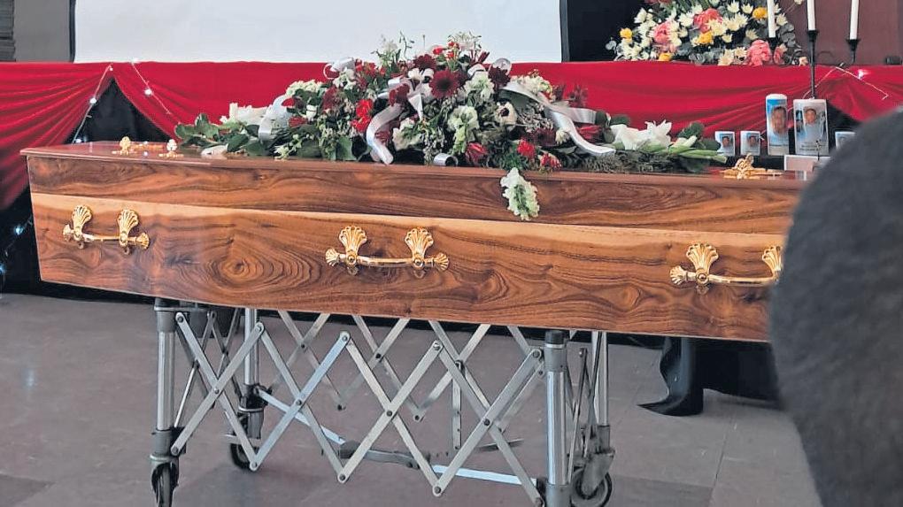 DIE ANTWOORDE ONTMBREEK NOG