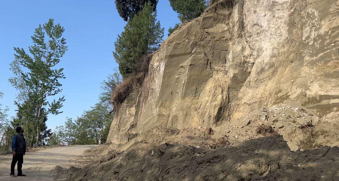 As Kashmir Grieves, The Sand Mafia Strikes